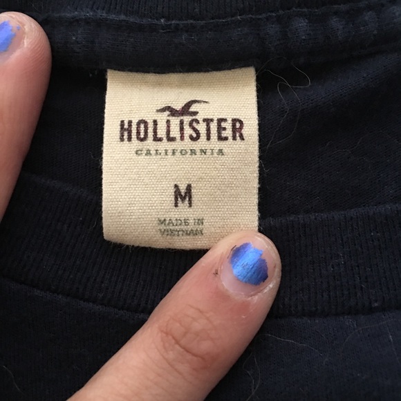 hollister t-shirt - Picture 2 of 2